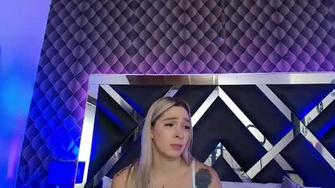 victtoria lee online show from 11-20-25, 07:35