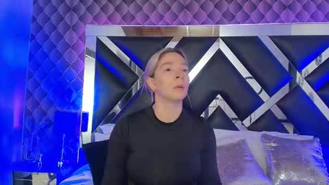 victtoria lee online show from 12-01-25, 07:41