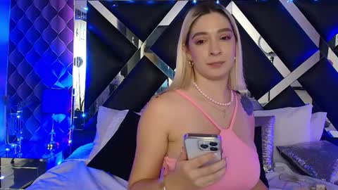 victtoria lee online show from 05-15-26, 10:50