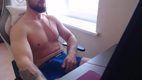 Snapshot of videmashot chatting on 05-30-26, 06:21 vade online show from 05-30-26, 06:21