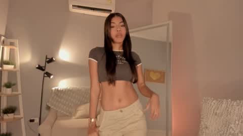 Snapshot of vienah chatting on 02-12-25, 03:49 Karla online show from 02-12-25, 03:49
