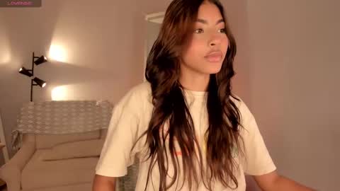 Snapshot of vienah chatting on 02-20-25, 04:14 Karla online show from 02-20-25, 04:14