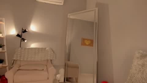 Snapshot of vienah chatting on 02-27-25, 03:59 Karla online show from 02-27-25, 03:59