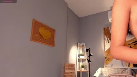 Snapshot of vienah chatting on 03-12-25, 11:01 Karla online show from 03-12-25, 11:01