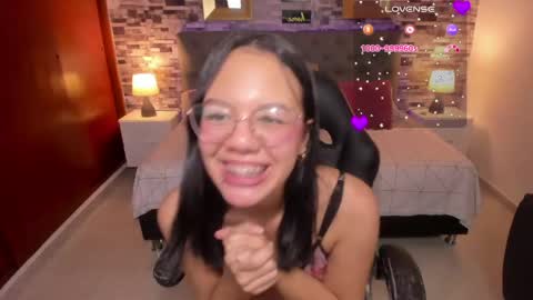 Violet online show from 05-22-26, 04:56