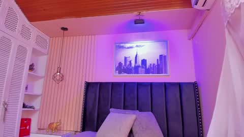 Snapshot of viiolett_lee chatting on 01-15-25, 07:12 Viiolett online show from 01-15-25, 07:12