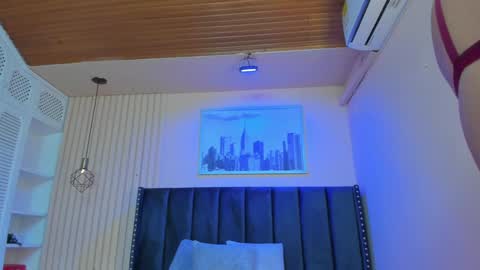 Snapshot of viiolett_lee chatting on 01-24-25, 07:18 Viiolett online show from 01-24-25, 07:18