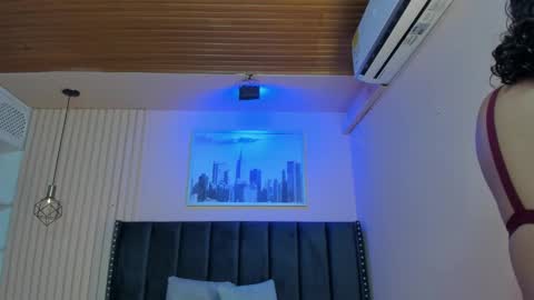 Snapshot of viiolett_lee chatting on 02-08-25, 07:27 Viiolett online show from 02-08-25, 07:27