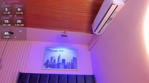 Snapshot of viiolett_lee chatting on 02-12-25, 11:20 Viiolett online show from 02-12-25, 11:20