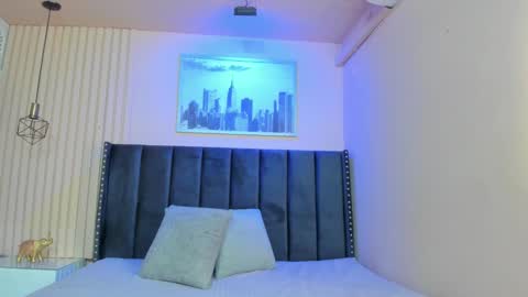 Snapshot of viiolett_lee chatting on 03-08-25, 08:25 Viiolett online show from 03-08-25, 08:25