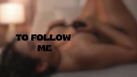 Snapshot of viiolett_lee chatting on 03-08-25, 11:28 Viiolett online show from 03-08-25, 11:28