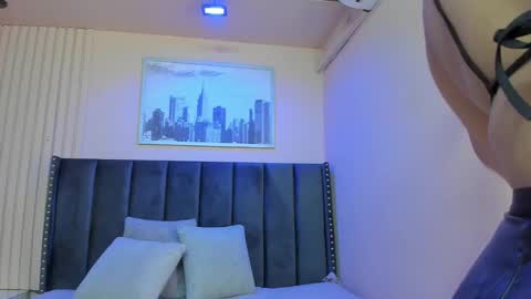 Snapshot of viiolett_lee chatting on 03-12-25, 08:10 Viiolett online show from 03-12-25, 08:10