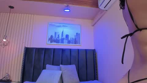 Snapshot of viiolett_lee chatting on 10-09-25, 08:07 Viiolett online show from 10-09-25, 08:07