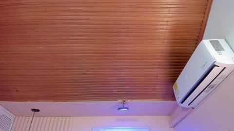 Snapshot of viiolett_lee chatting on 10-16-25, 08:32 Viiolett online show from 10-16-25, 08:32