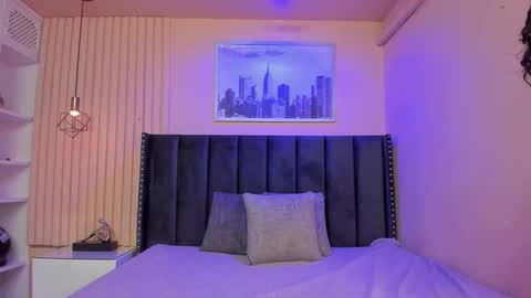 Snapshot of viiolett_lee chatting on 10-18-25, 09:15 Viiolett online show from 10-18-25, 09:15