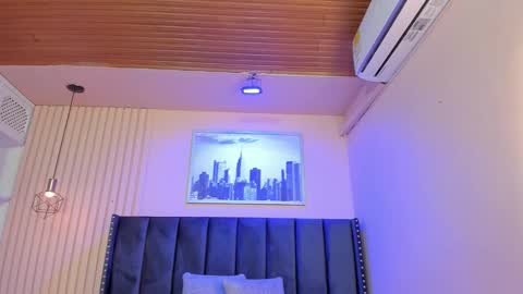 Snapshot of viiolett_lee chatting on 10-31-25, 02:40 Viiolett online show from 10-31-25, 02:40