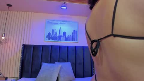 Snapshot of viiolett_lee chatting on 11-15-25, 09:43 Viiolett online show from 11-15-25, 09:43