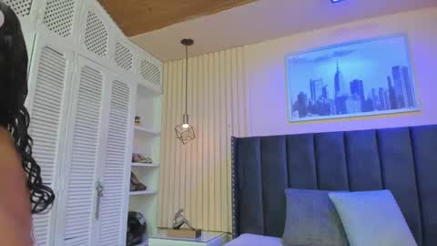 Snapshot of viiolett_lee chatting on 11-22-25, 09:25 Viiolett online show from 11-22-25, 09:25