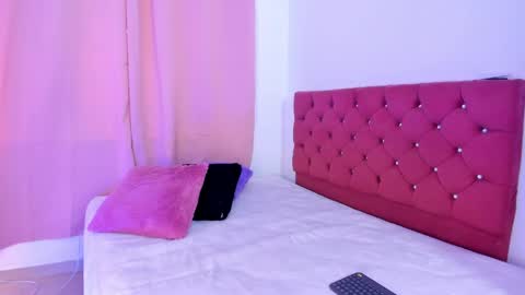 Snapshot of viiolett_lee_ chatting on 05-08-26, 08:58 Violet online show from 05-08-26, 08:58
