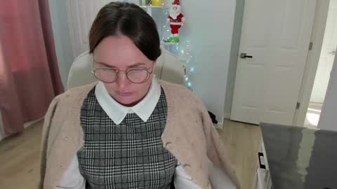 Ukrainian-woman online show from 12-13-24, 06:59