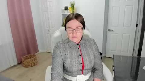 Ukrainian-woman online show from 02-18-25, 12:06