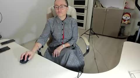 Ukrainian-woman online show from 11-26-25, 05:52