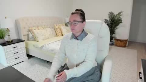 Snapshot of vika7333 chatting on 05-22-26, 02:01 Ukrainian-woman online show from 05-22-26, 02:01
