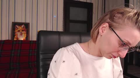 Snapshot of vikaericka chatting on 01-10-26, 10:14 Vika online show from 01-10-26, 10:14