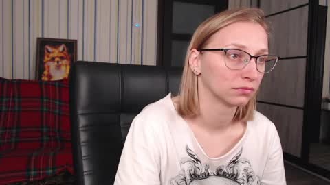 Vika online show from 05-19-26, 01:22