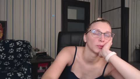 Vika online show from 07-28-26, 11:17