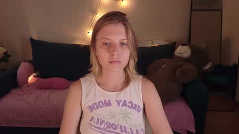 Snapshot of viki_charm chatting on 07-27-26, 07:59 Viki online show from 07-27-26, 07:59