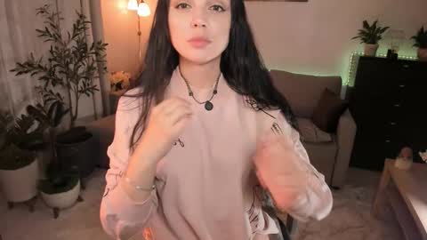 Viki Bellson online show from 09-21-25, 06:20