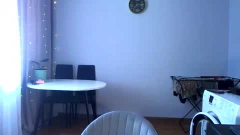 Snapshot of vikipop chatting on 06-18-26, 02:23 vikipop online show from 06-18-26, 02:23