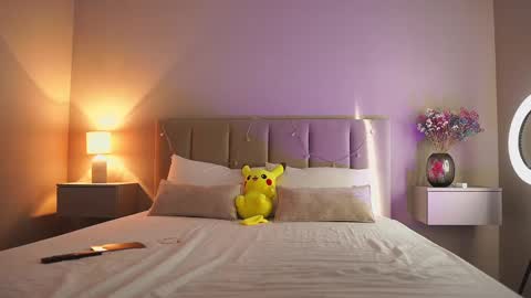 Snapshot of vikkilustfull chatting on 03-09-25, 12:53 VIKKI online show from 03-09-25, 12:53