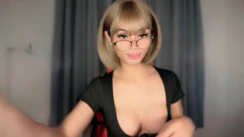 vikkylustfull online show from 06-17-26, 05:47