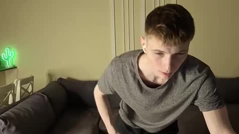 Snapshot of viksons chatting on 12-19-25, 06:59 Max online show from 12-19-25, 06:59