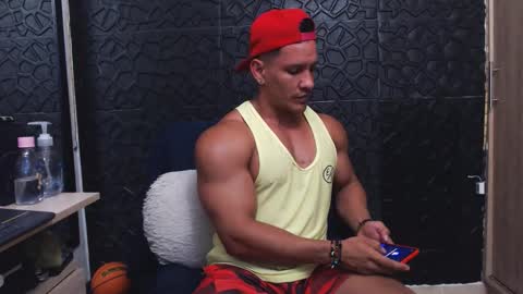 Viktor Herrera online show from 10-05-25, 08:40