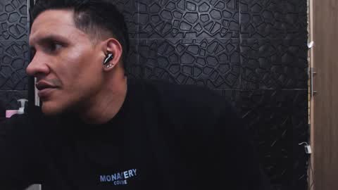 Viktor Herrera online show from 10-13-25, 05:57