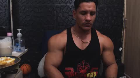 Viktor Herrera online show from 11-11-25, 02:11