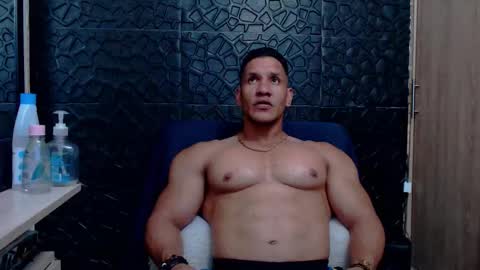 Viktor Herrera online show from 02-06-26, 03:33