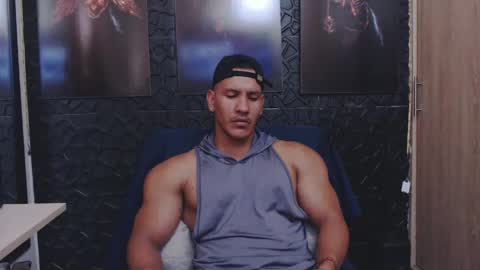 Viktor Herrera online show from 05-19-26, 03:07