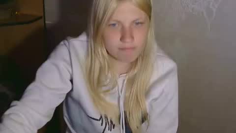 viktoria20502 online show from 10-03-25, 08:28