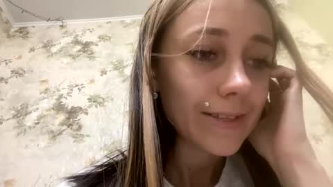Snapshot of viktoria9898 chatting on 06-01-26, 02:24 Sweett online show from 06-01-26, 02:24
