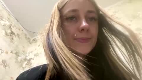 Snapshot of viktoria9898 chatting on 06-02-26, 12:56 Sweett online show from 06-02-26, 12:56