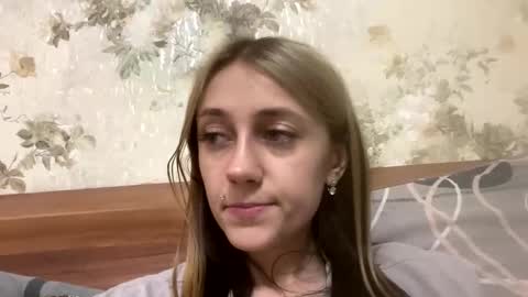 Snapshot of viktoria9898 chatting on 06-07-26, 12:15 Sweett online show from 06-07-26, 12:15