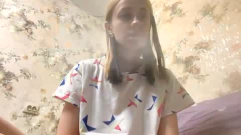 Snapshot of viktoria9898 chatting on 06-25-26, 01:16 Sweett online show from 06-25-26, 01:16