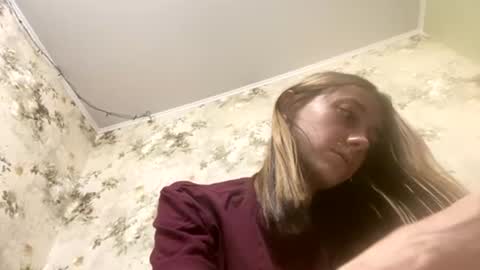 Snapshot of viktoria9898 chatting on 07-14-26, 02:05 Sweett online show from 07-14-26, 02:05