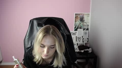 viktoria_lovely online show from 10-15-25, 08:58