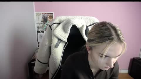 viktoria_lovely online show from 12-02-25, 09:14