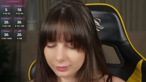 Snapshot of viktoria_storm chatting on 12-15-24, 04:26 Alisa online show from 12-15-24, 04:26